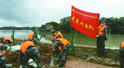 抗洪搶險(xiǎn)給這群90后的大學(xué)生活畫上圓滿句號(hào)